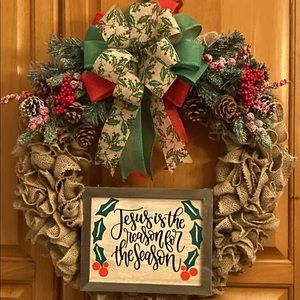 New Handcrafted Burlap Christmas Wreath